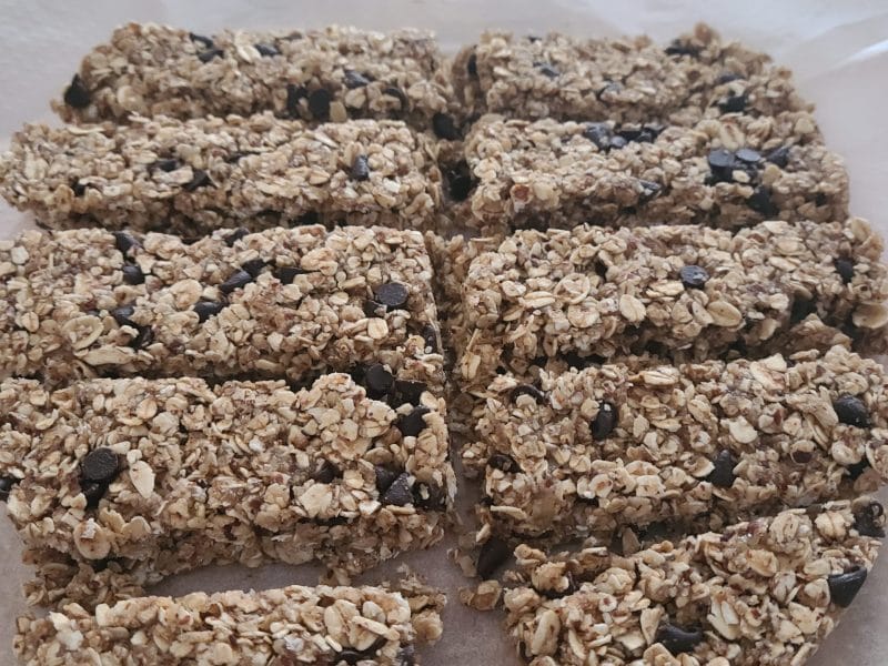 Cliquez pour zoomer ! Barres de céréales à l’avoine, noisettes, banane et chocolat Thermomix par valerie_109