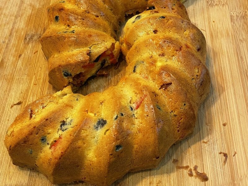 Cliquez pour zoomer ! Cake aux poivrons, fêta et olives Thermomix par sabrinette