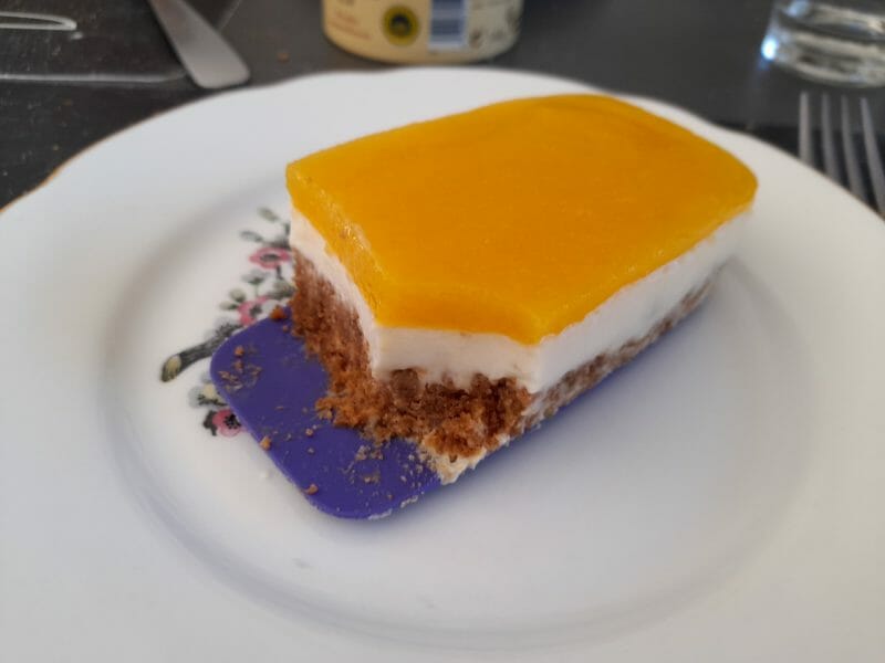 Cliquez pour zoomer ! Panna cotta citron sur sablé spéculoos et miroir de mangue Thermomix par Titine61