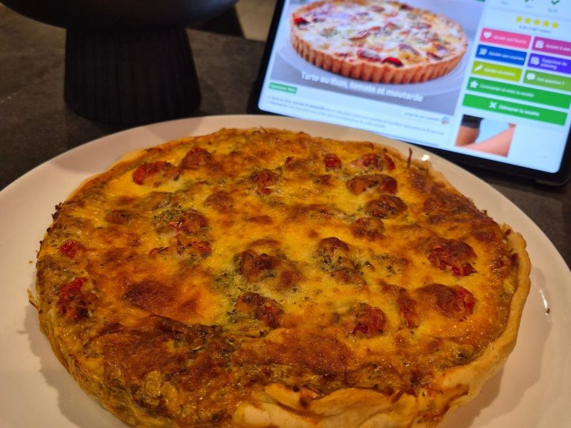 Cliquez pour zoomer ! Tarte au thon, tomate et moutarde Thermomix par thimatlo