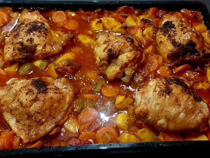 Cliquez pour zoomer ! Poulet aux pommes de terre, poivron et tomates Thermomix par Muri