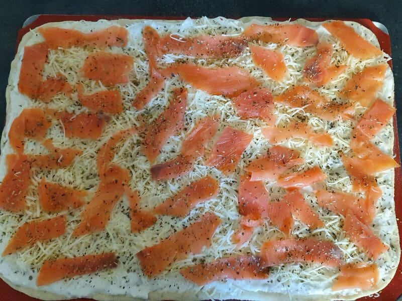 Cliquez pour zoomer ! Pizza au saumon et sauce kiri Thermomix par natigayda