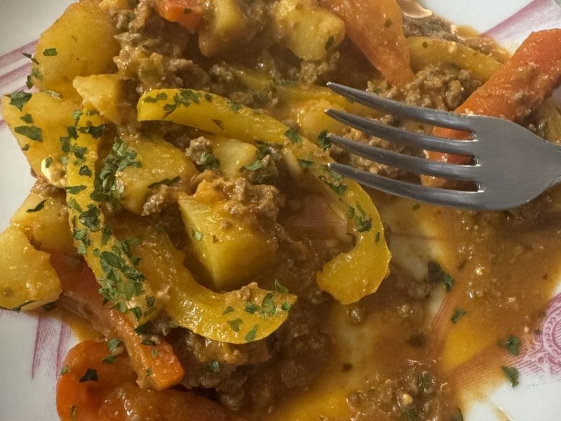 Cliquez pour zoomer ! Boeuf aux poivrons et pommes de terre Thermomix par zayna