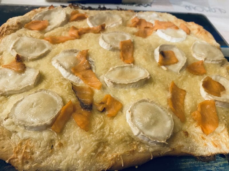 Cliquez pour zoomer ! Pizza au saumon et sauce kiri Thermomix par zayna