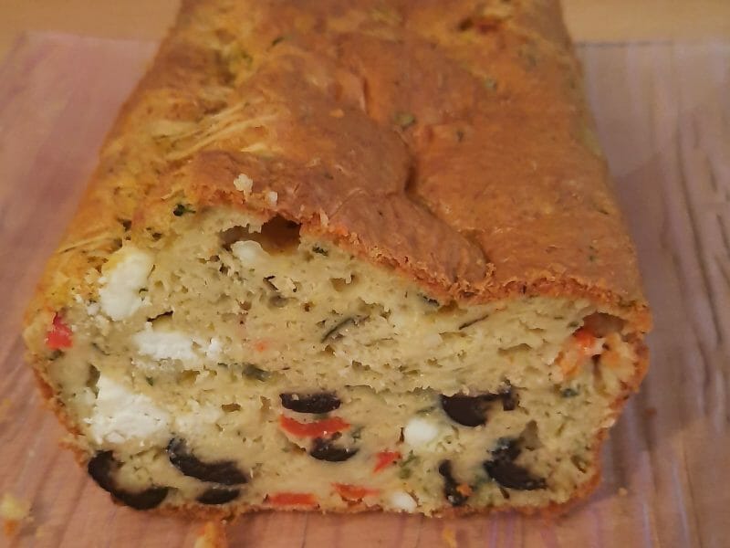 Cliquez pour zoomer ! Cake aux poivrons, fêta et olives Thermomix par flower38