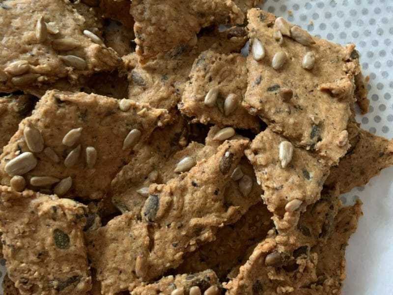 Cliquez pour zoomer ! Crackers salés à l’emmental et aux graines Thermomix par corinne_66