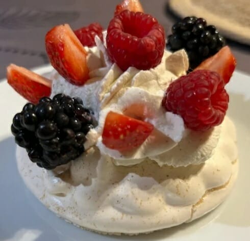 Cliquez pour zoomer ! Mini pavlova aux fraises Thermomix par lolotte-2015