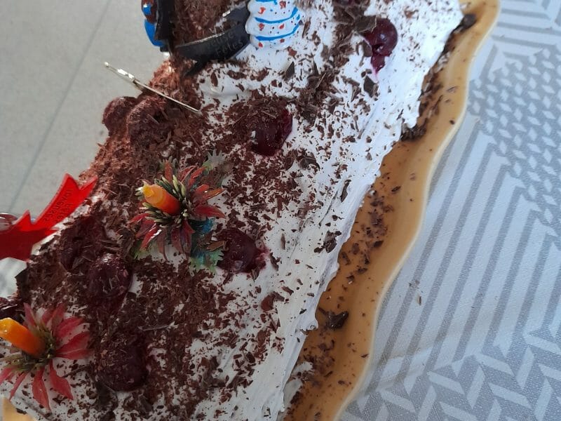 Cliquez pour zoomer ! Bûche forêt noire Thermomix par jacote2020