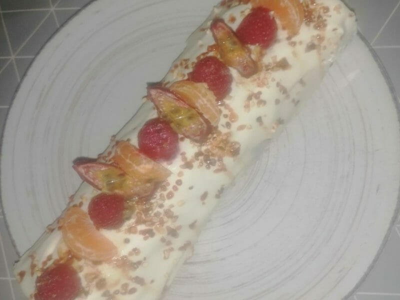 Cliquez pour zoomer ! Bûche de Noël framboises et chocolat blanc Thermomix par meg_47