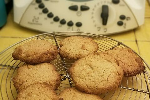 Cliquez pour zoomer ! Biscuits aux flocons d’avoine et amandes Thermomix par Annie