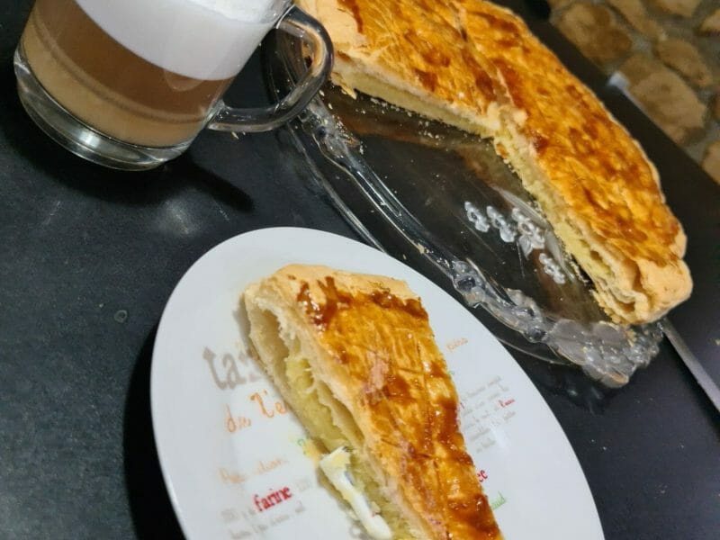 Cliquez pour zoomer ! Galette des rois à la frangipane Thermomix par saturnin213