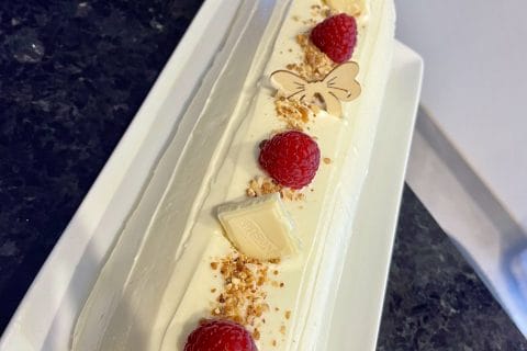 Cliquez pour zoomer ! Bûche de Noël framboises et chocolat blanc Thermomix par elena_11