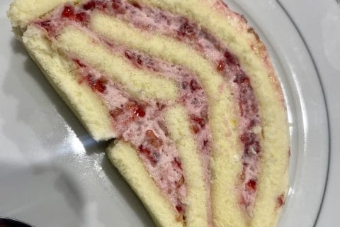 Cliquez pour zoomer ! Bûche de Noël framboises et chocolat blanc Thermomix par elena_11