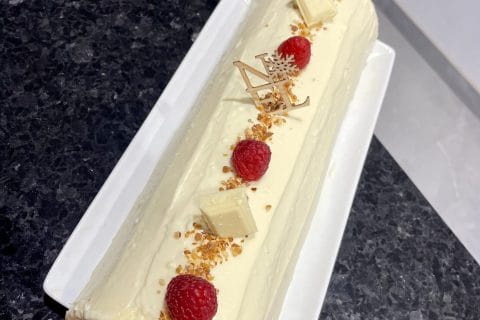 Cliquez pour zoomer ! Bûche de Noël framboises et chocolat blanc Thermomix par elena_11