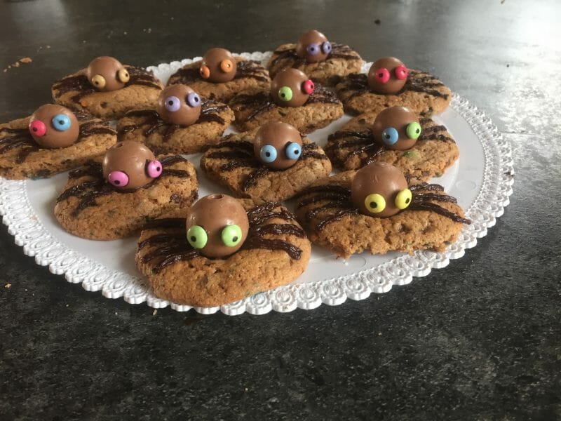 Cliquez pour zoomer ! Spider cookies (cookies araignées) Thermomix par carolounamat