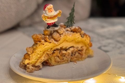 Cliquez pour zoomer ! Bûche pralinée aux éclats de noisettes caramélisés Thermomix par minidou33