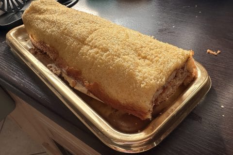 Cliquez pour zoomer ! Bûche pralinée aux éclats de noisettes caramélisés Thermomix par minidou33