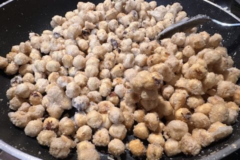 Cliquez pour zoomer ! Bûche pralinée aux éclats de noisettes caramélisés Thermomix par minidou33