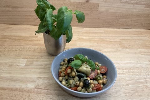Cliquez pour zoomer ! Salade de pois chiches au pesto Thermomix par Les saveurs d’Ann’Abel