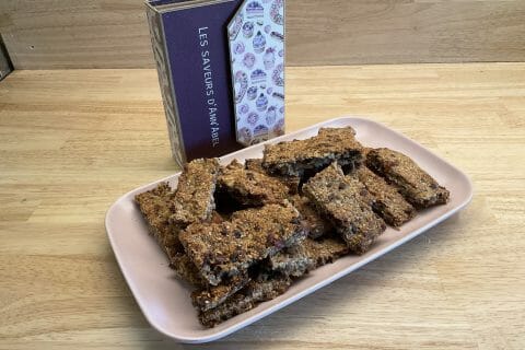 Cliquez pour zoomer ! Barres de céréales à la banane, noix et dattes Thermomix par Les saveurs d’Ann’Abel
