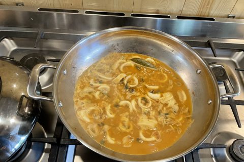 Cliquez pour zoomer ! Ragoût de pois chiches à la seiche et aux crevettes Thermomix par Les saveurs d’Ann’Abel