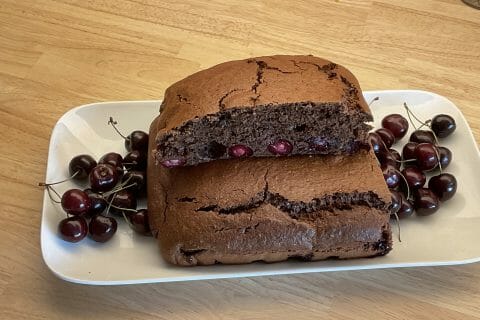 Cliquez pour zoomer ! Gâteau au chocolat et aux cerises Thermomix par Les saveurs d’Ann’Abel