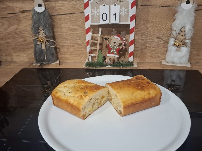 Cliquez pour zoomer ! Cake au chèvre, figues et au miel Thermomix par Petroni