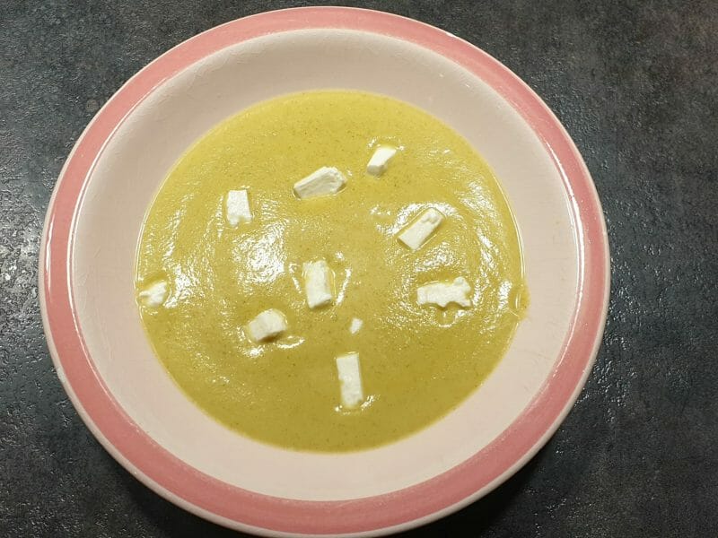 Cliquez pour zoomer ! Velouté de brocoli et feta Thermomix par Petroni