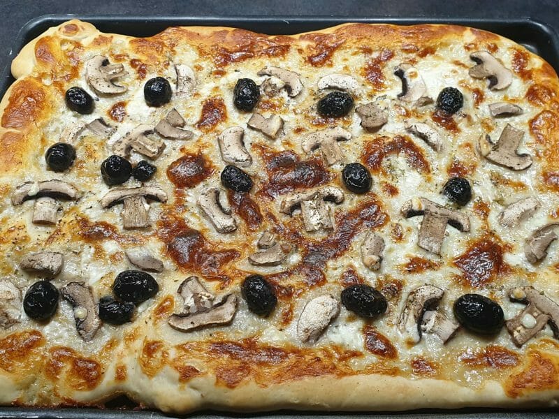 Cliquez pour zoomer ! Pizza blanche aux champignons Thermomix par Petroni