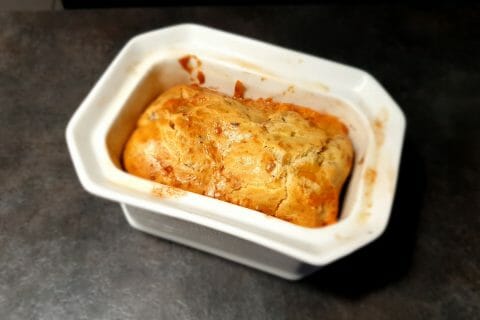 Cliquez pour zoomer ! Cake chèvre, noisettes et lardons Thermomix par Petroni