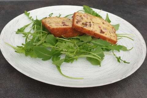 Cliquez pour zoomer ! Cake chèvre, noisettes et lardons Thermomix par Petroni