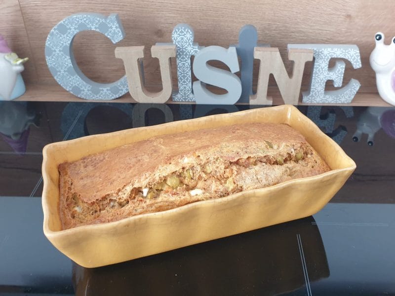 Cliquez pour zoomer ! Cake aux poivrons, fêta et olives Thermomix par Petroni