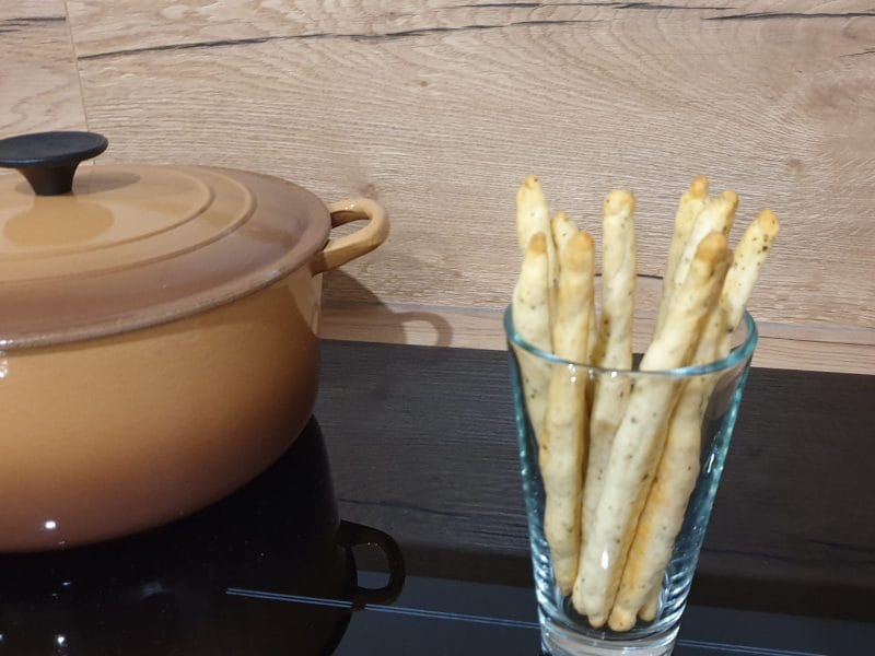 Cliquez pour zoomer ! Gressins parmesan basilic Thermomix par Petroni