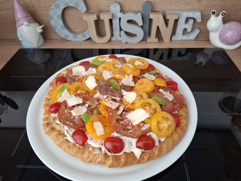 Cliquez pour zoomer ! Tarte feuilletée fromage frais et tomates Thermomix par Petroni