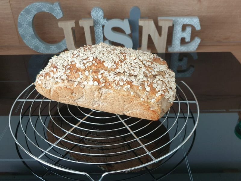 Cliquez pour zoomer ! Pain aux flocons d’avoine et au miel Thermomix par Petroni