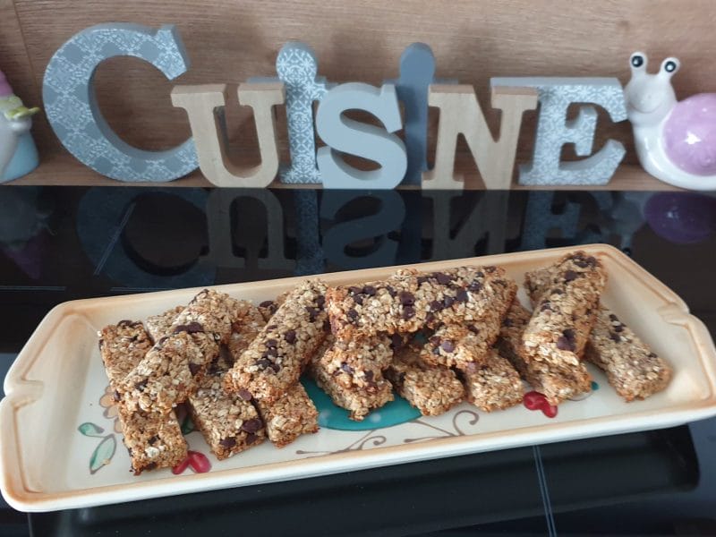 Cliquez pour zoomer ! Barres de céréales à l’avoine, noisettes, banane et chocolat Thermomix par Petroni