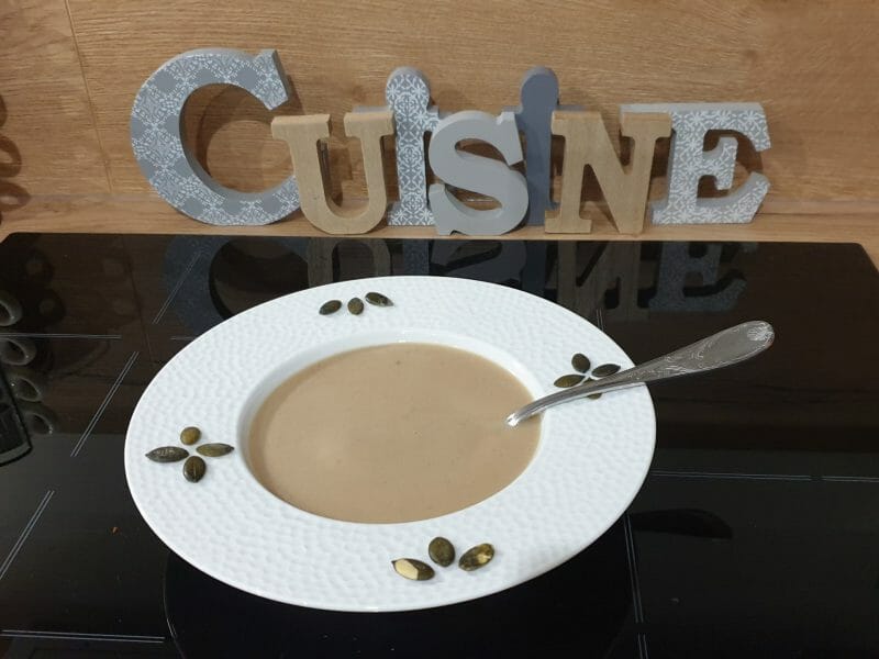 Cliquez pour zoomer ! Velouté de céleri-rave et châtaignes Thermomix par Petroni