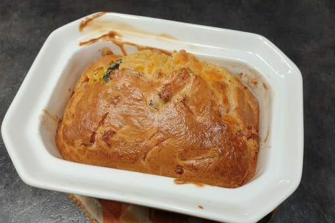 Cliquez pour zoomer ! Cake aux lardons et aux pruneaux Thermomix par Petroni