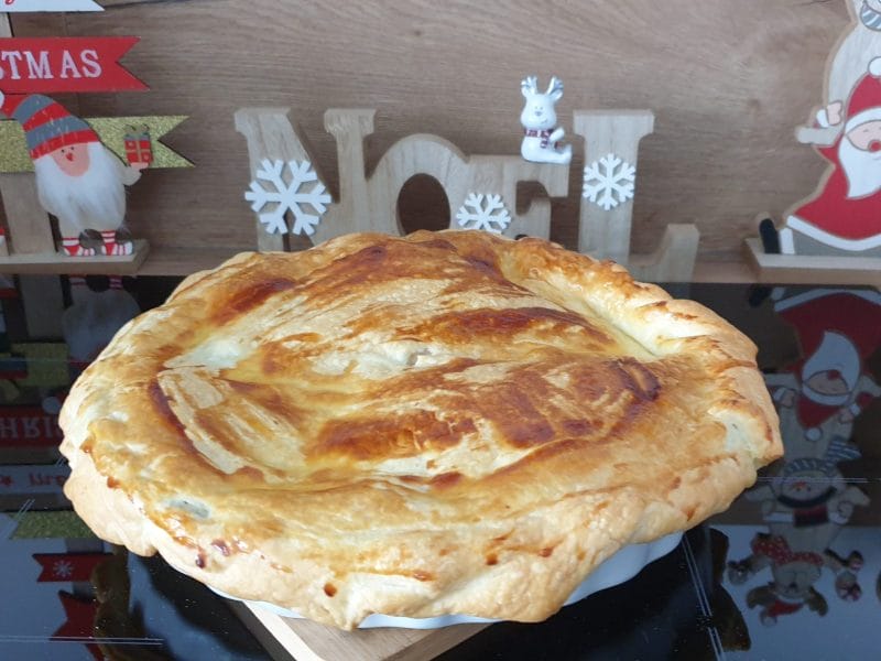 Cliquez pour zoomer ! Petites tourtes à la truite, fourme et poireaux Thermomix par Petroni