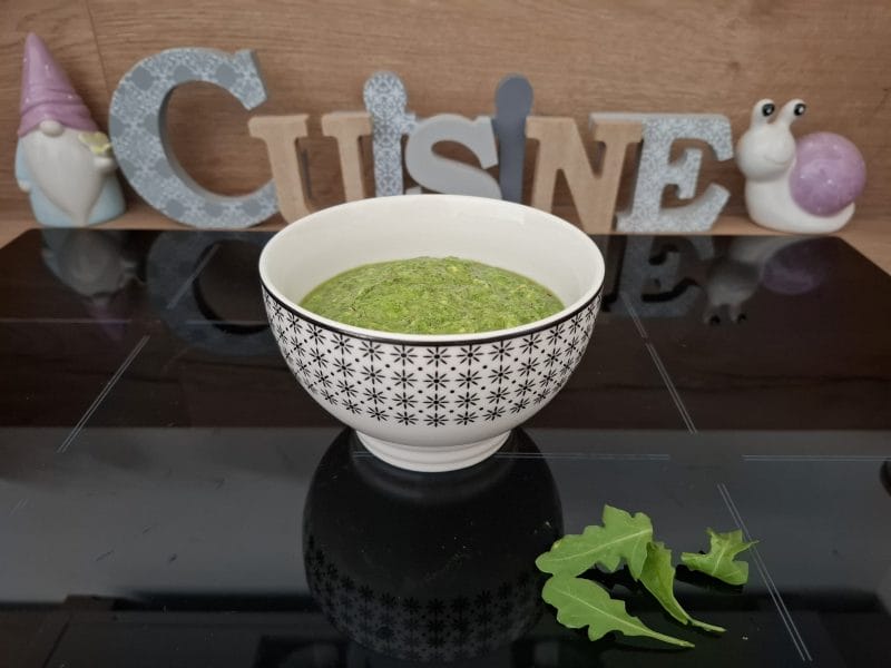 Cliquez pour zoomer ! Pesto de roquette et noisettes Thermomix par Petroni