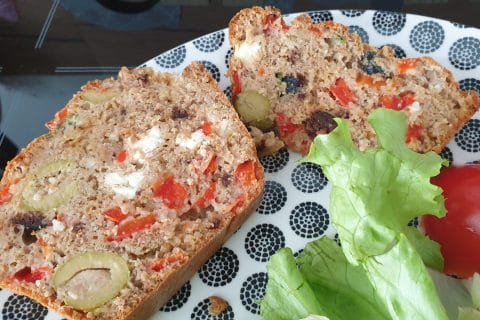 Cliquez pour zoomer ! Cake aux poivrons, fêta et olives Thermomix par Petroni
