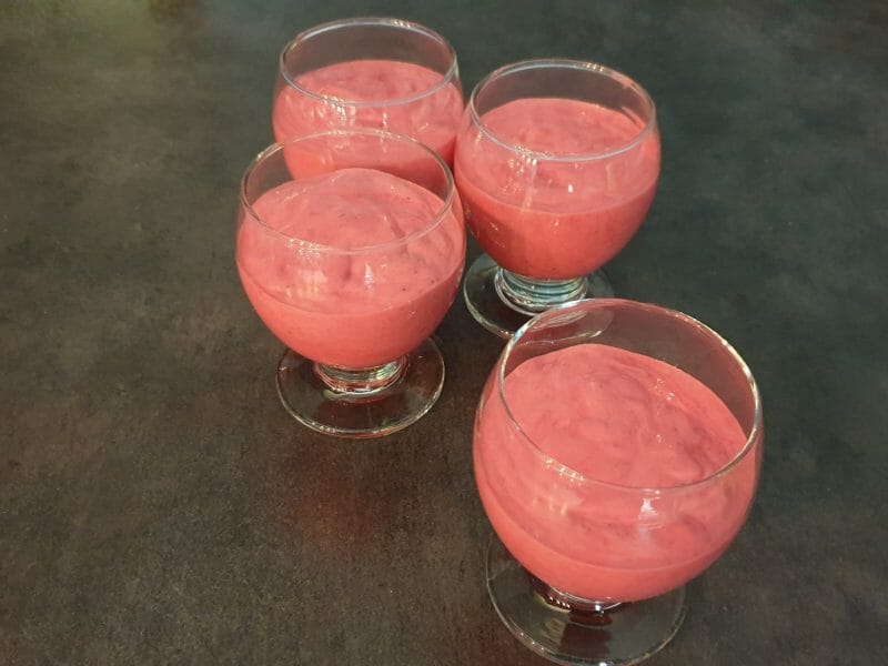 Cliquez pour zoomer ! Mousse à la framboise et son coulis Thermomix par Petroni