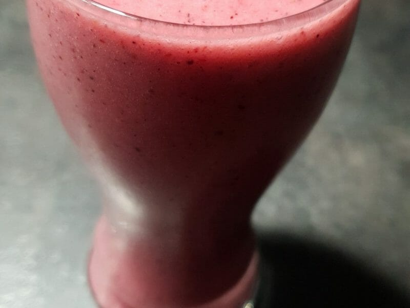 Cliquez pour zoomer ! Smoothie fruits rouges et banane Thermomix par Petroni