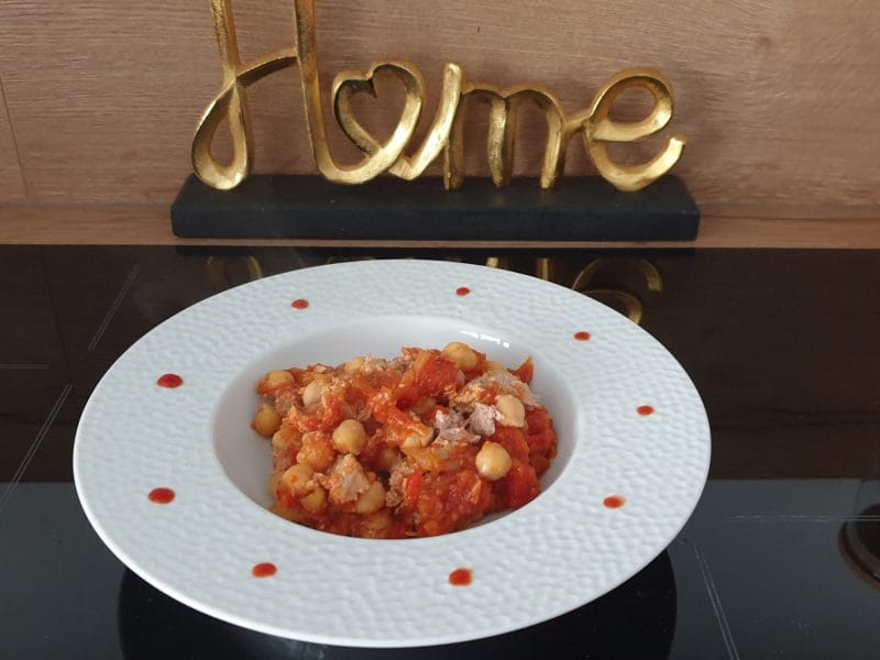 Cliquez pour zoomer ! Mijoté de pois chiches à la tomate, thon et poivrons grillés Thermomix par Petroni