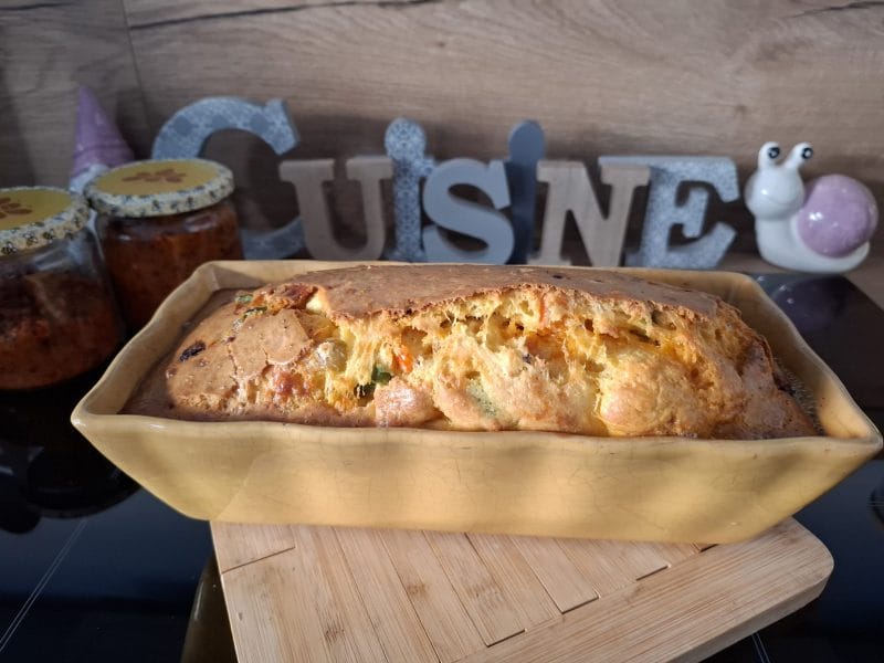 Cliquez pour zoomer ! Cake chorizo, poivrons et feta Thermomix par Petroni