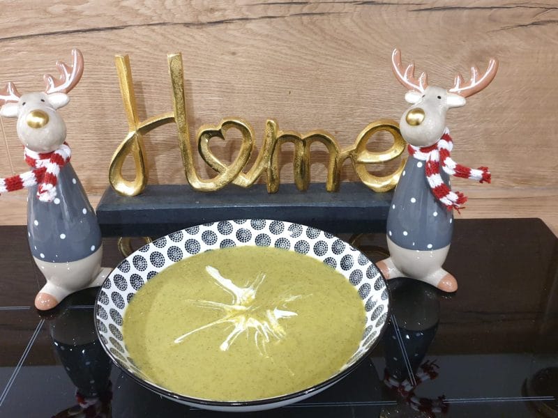 Cliquez pour zoomer ! Soupe de brocolis et pommes de terre Thermomix par Petroni