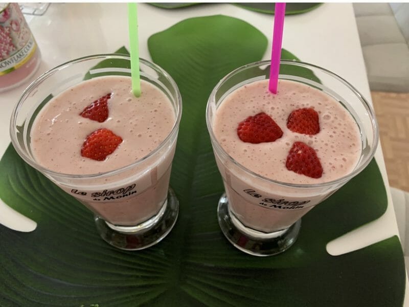 Cliquez pour zoomer ! Milk-shake fraise banane Thermomix par niniebien1408