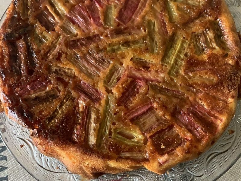 Cliquez pour zoomer ! Gâteau renversé à la rhubarbe et caramel au beurre salé Thermomix par marie_265