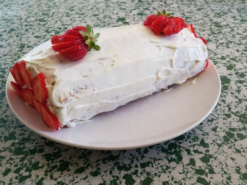 Cliquez pour zoomer ! Fraisier roulé Thermomix par mel_49