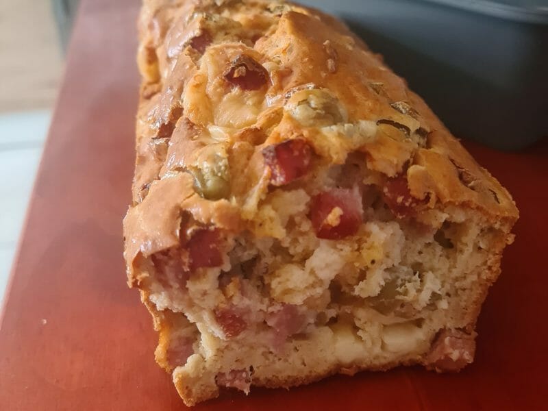 Cliquez pour zoomer ! Cake salé jambon fromage et olives Thermomix par Celine